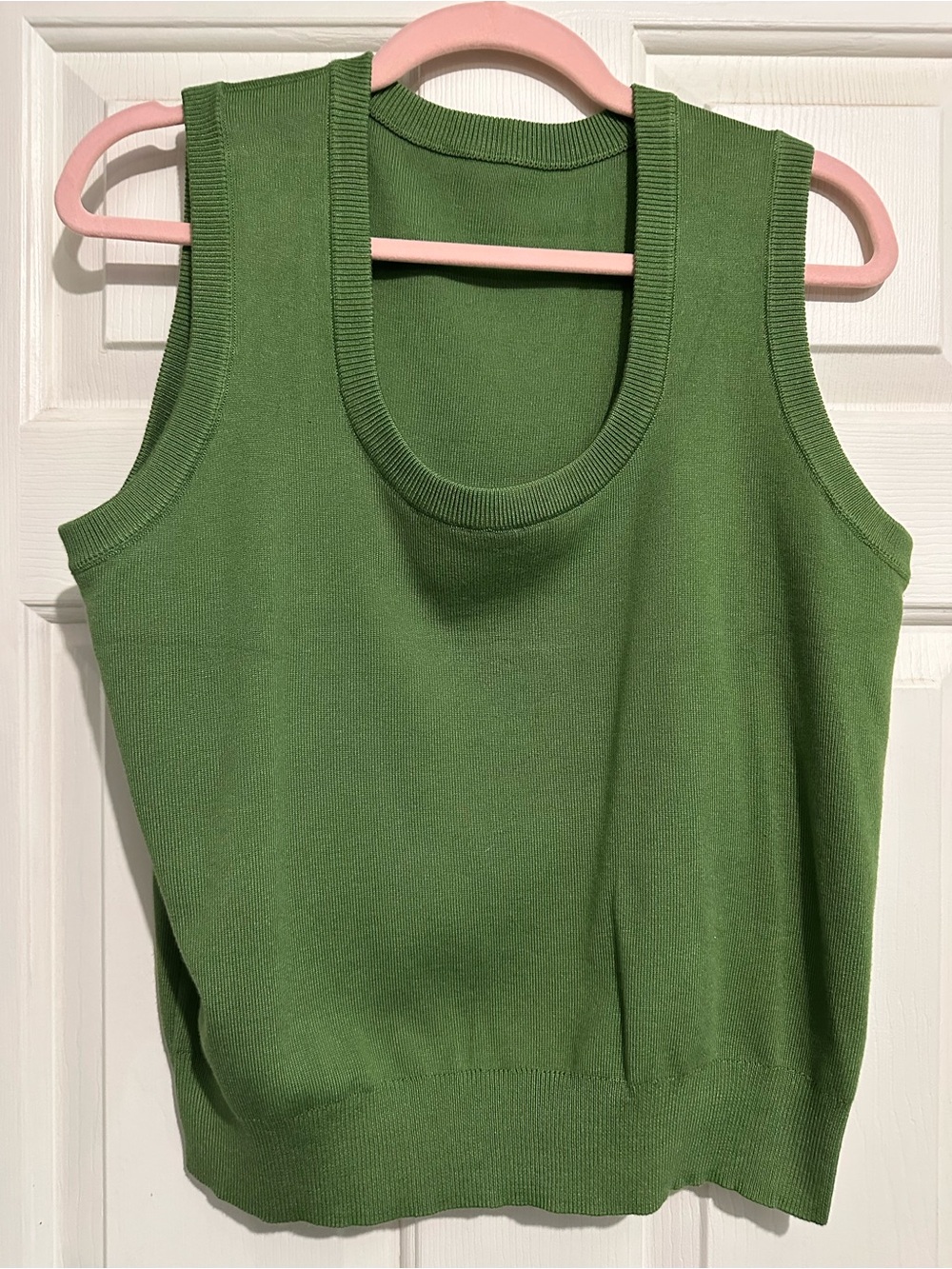 Women’s Sleeveless Knit Tank Top in Green
